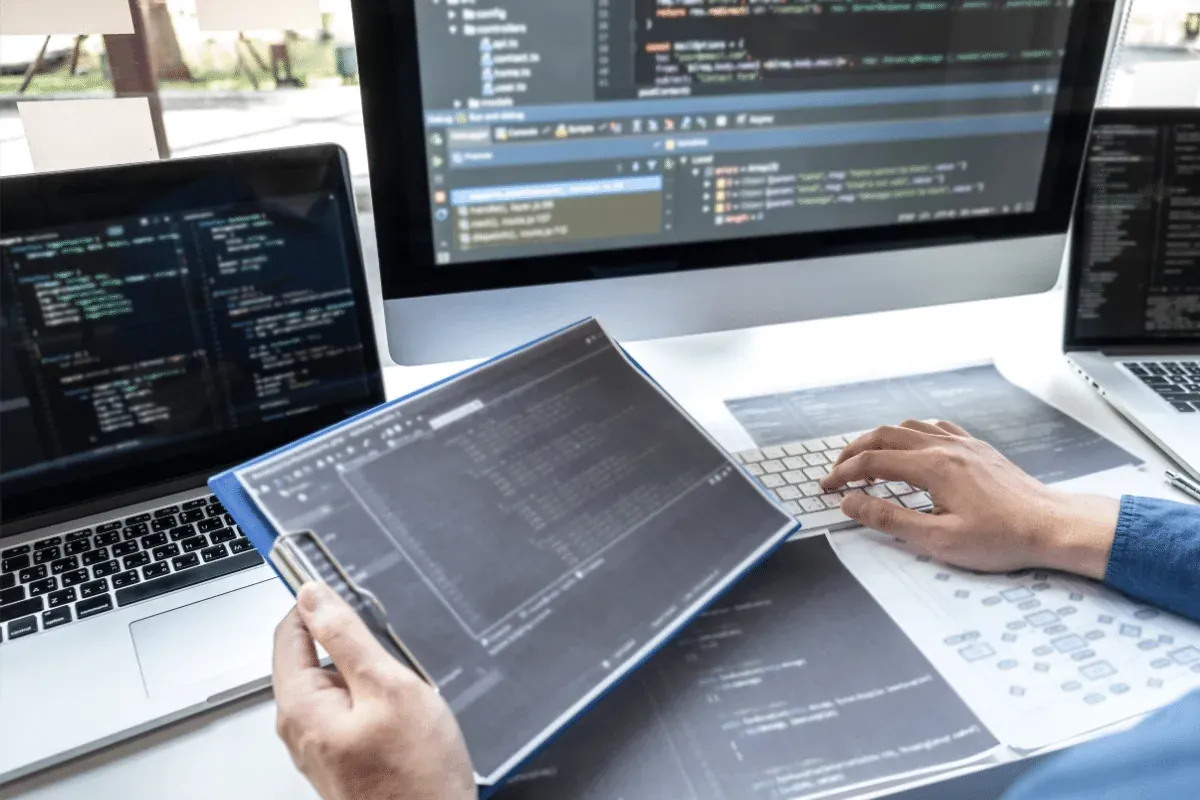 Pros and Cons of Outsourcing Software Development